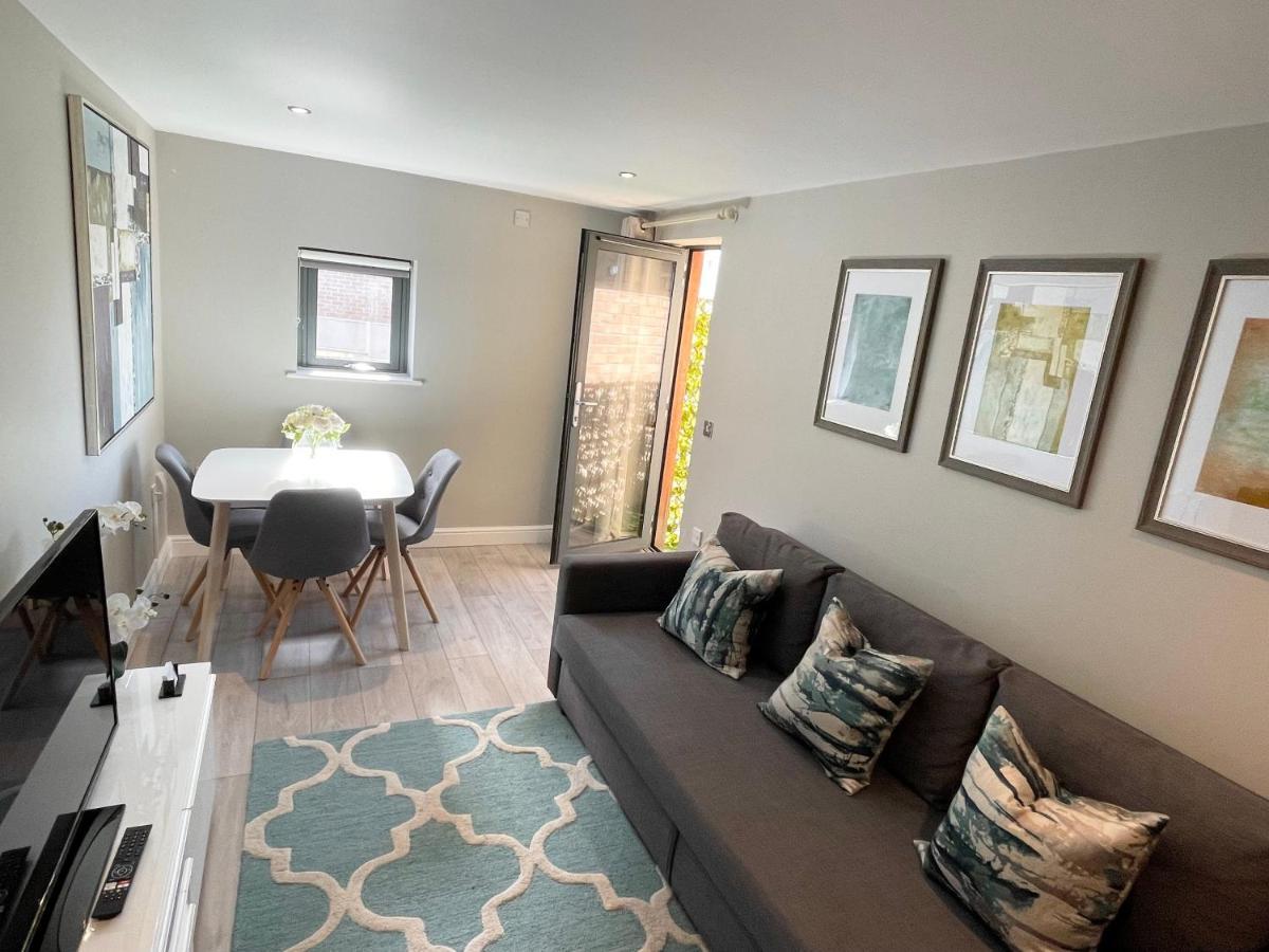 Urban Living's - The Wesley Beautiful Centre With Balcony * Oxford