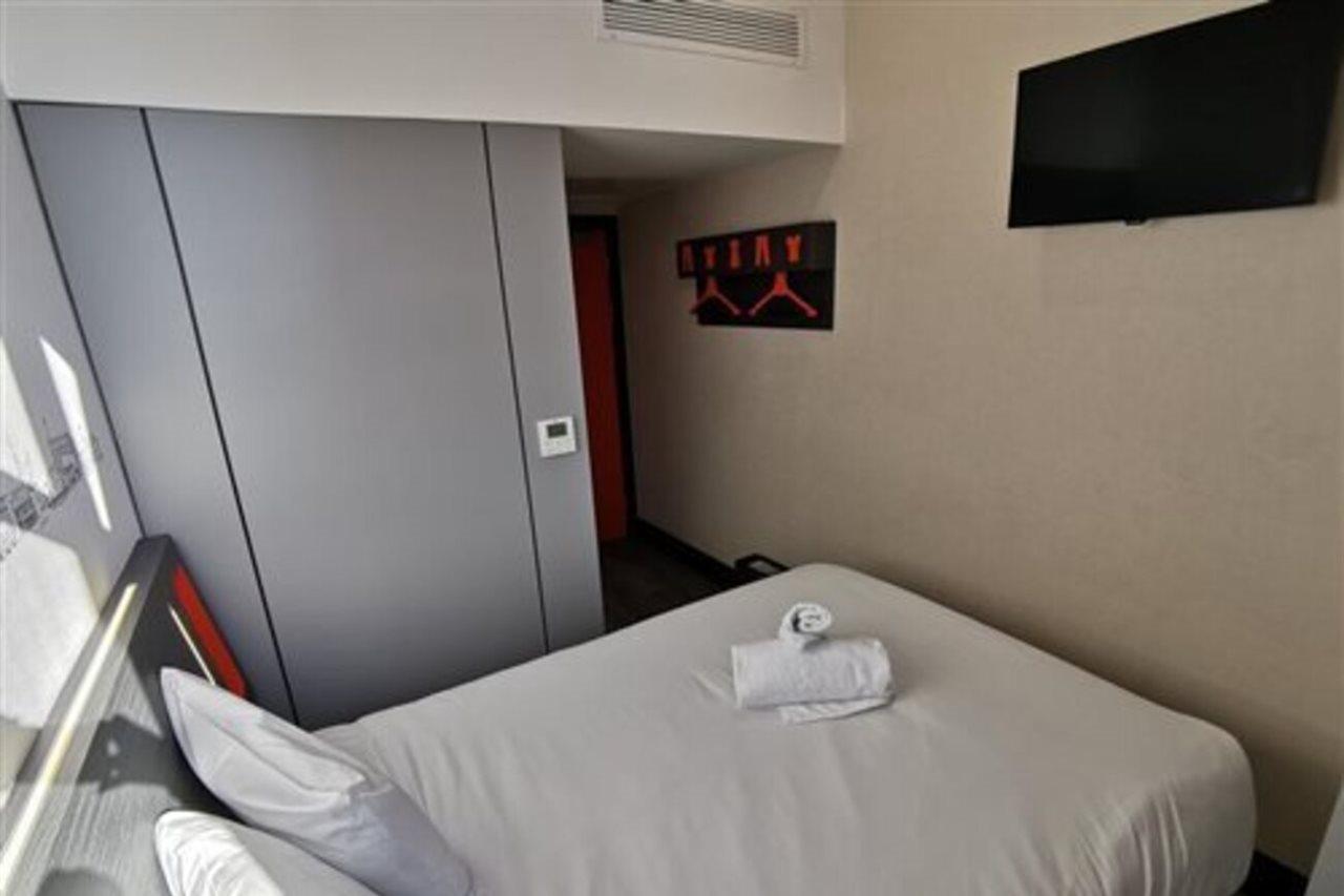 Easyhotel Hotel 3*