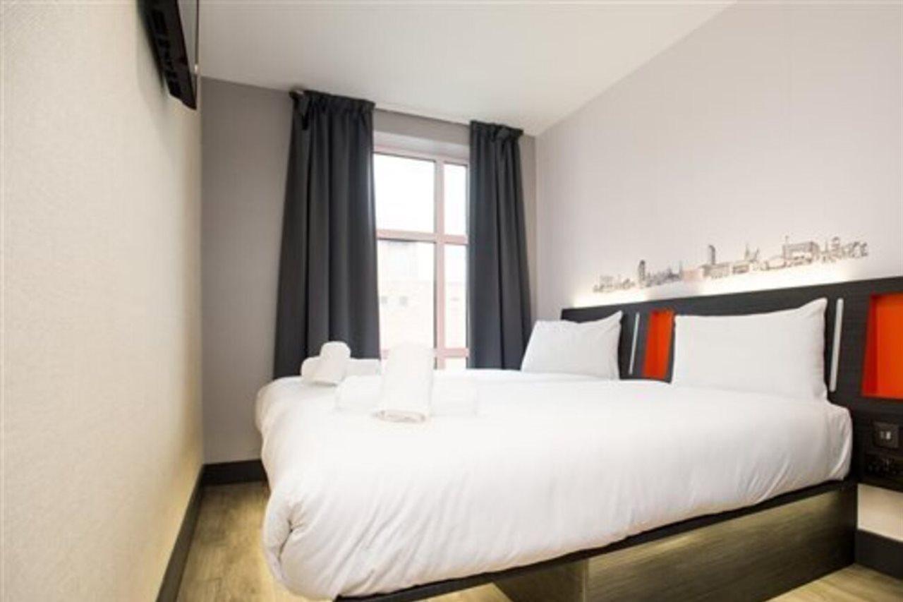 Hotel Easyhotel 3*