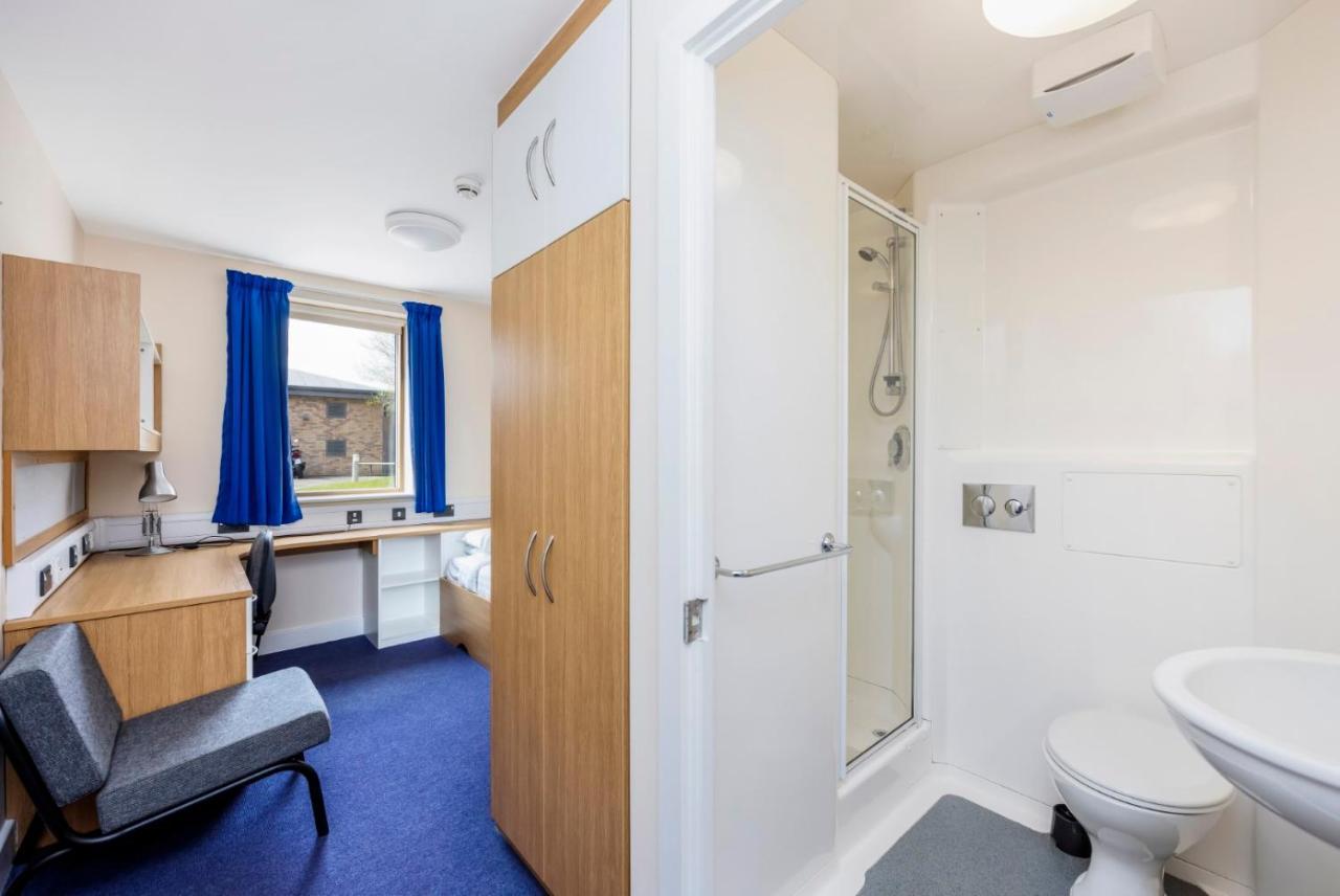 Ensuite At Westminster Hall, - Sk
