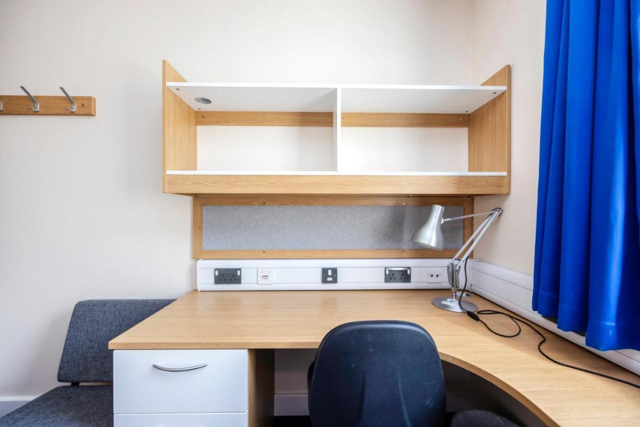 Ensuite At Westminster Hall, - Sk