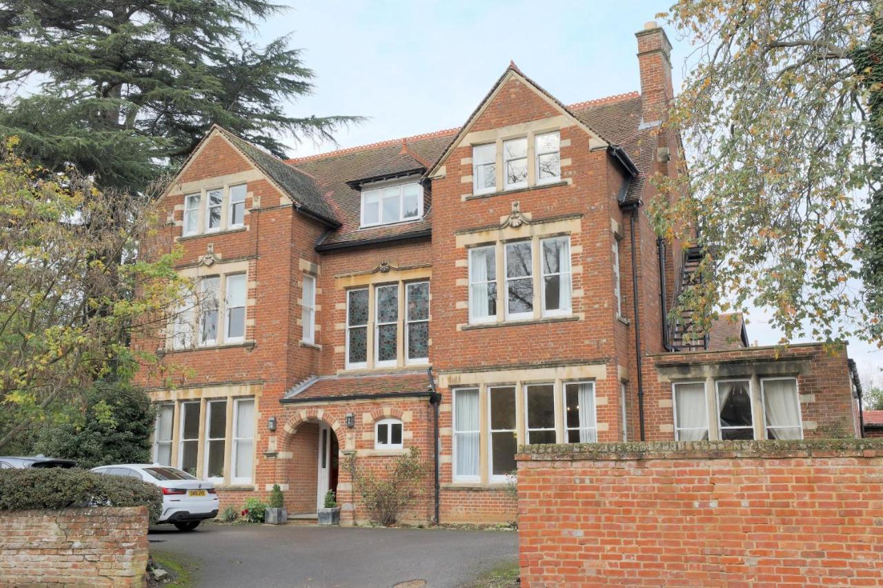 100 Banbury Road - Formerly Parklands Bed & Breakfast *