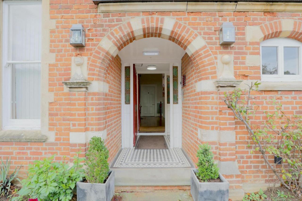 100 Banbury Road - Formerly Parklands * Oxford
