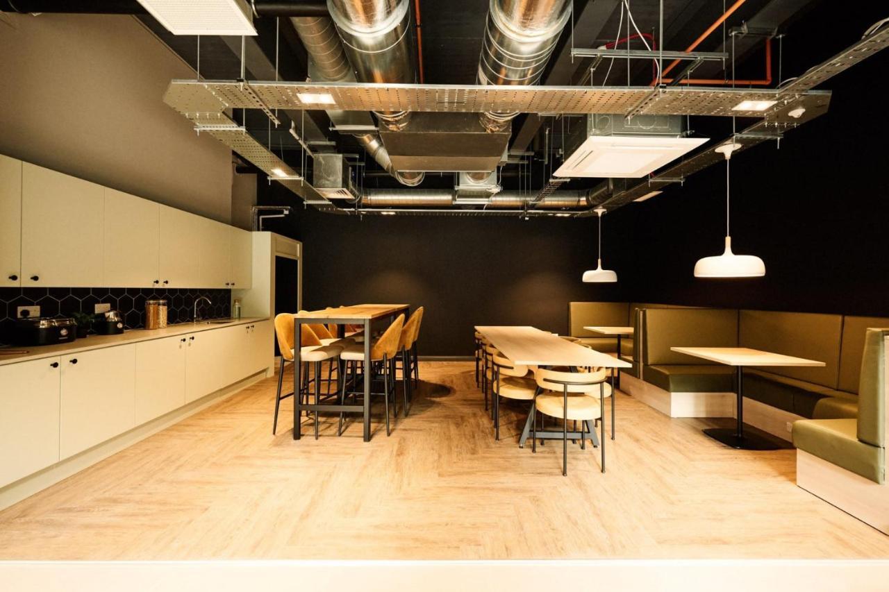 At Spireworks Minutes Away From Centre *