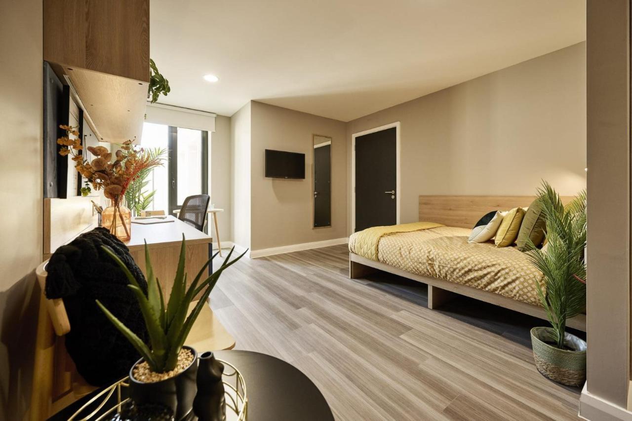Apartment At Spireworks Minutes Away From Centre