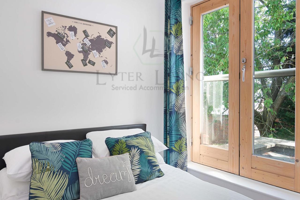 The Wharf - Centre With Garden At Lyter Living Serviced *