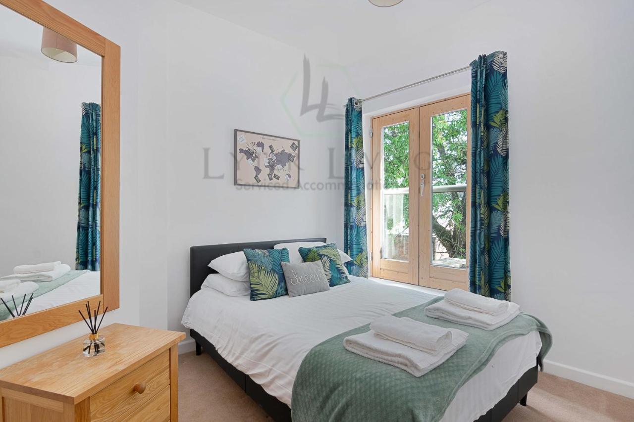 The Wharf - Centre With Garden At Lyter Living Serviced *