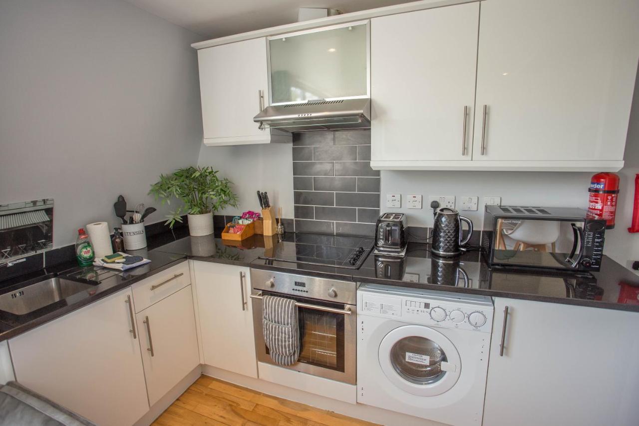 Apartment Cosy, Flat For Up To 4 With Park View