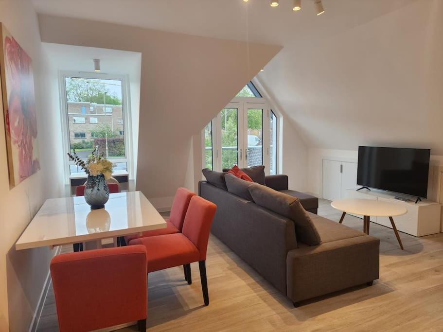 Paradigm Court, Brand New 1-bedroom Flat *