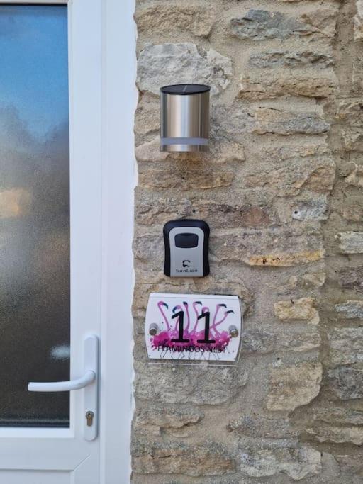 Flamingos Nest Countryside - Bicester Village - Blenheim Palace - Wifi- Free Parking Apartment *
