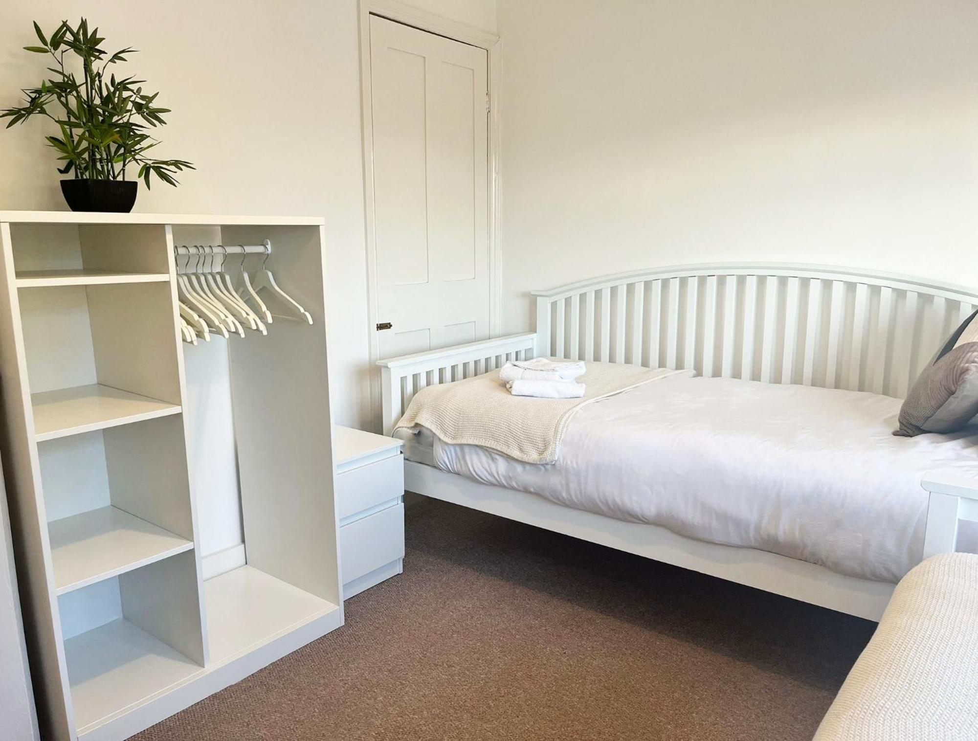 - Private House With Garden & Parking 16 Apartment *