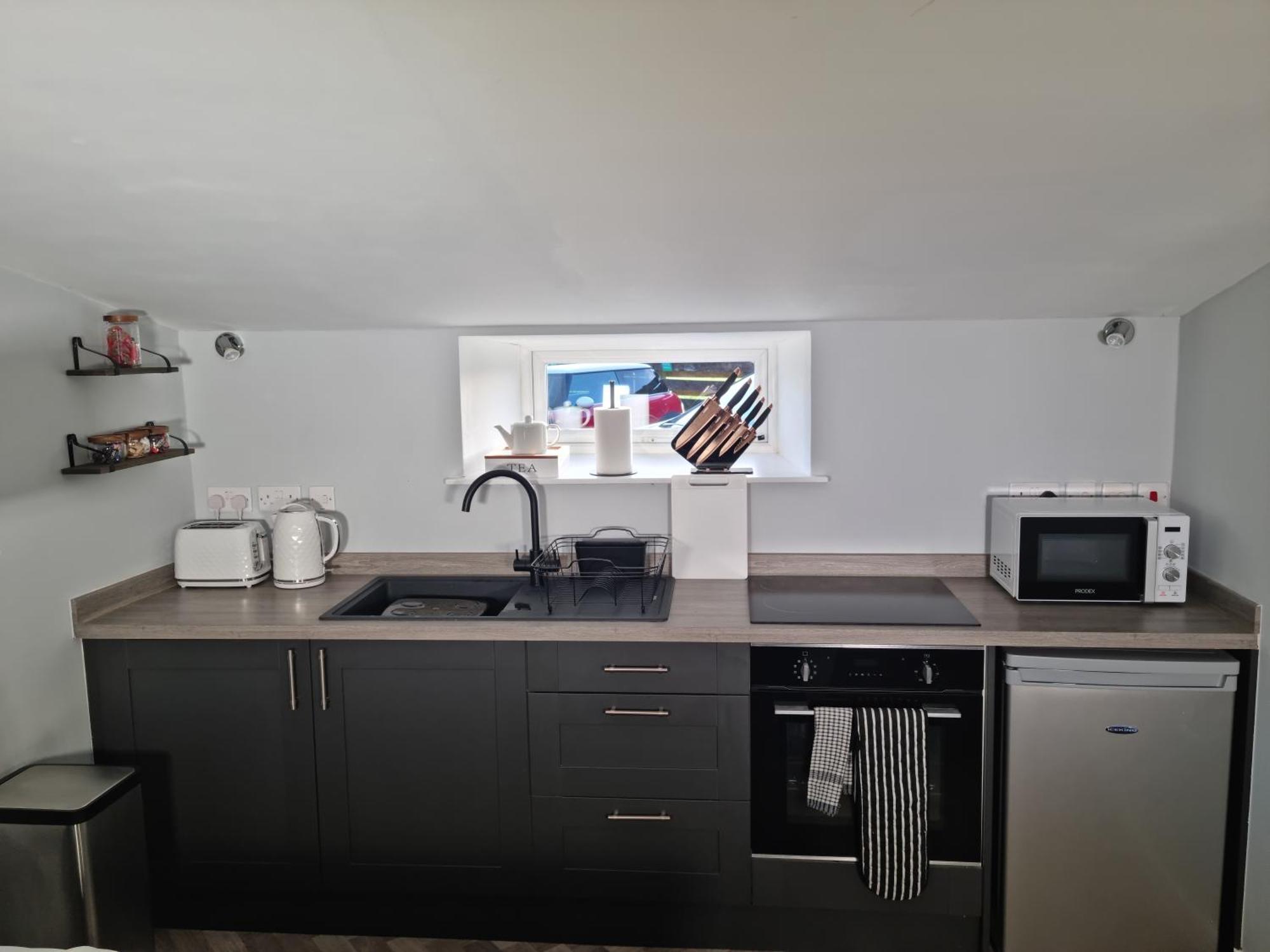 Flamingos Nest Countryside - Bicester Village - Blenheim Palace - Wifi- Free Parking Apartment
