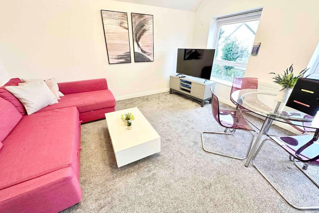 Paradigm House, Delightful 2-bedroom Flat 4, Apartment *