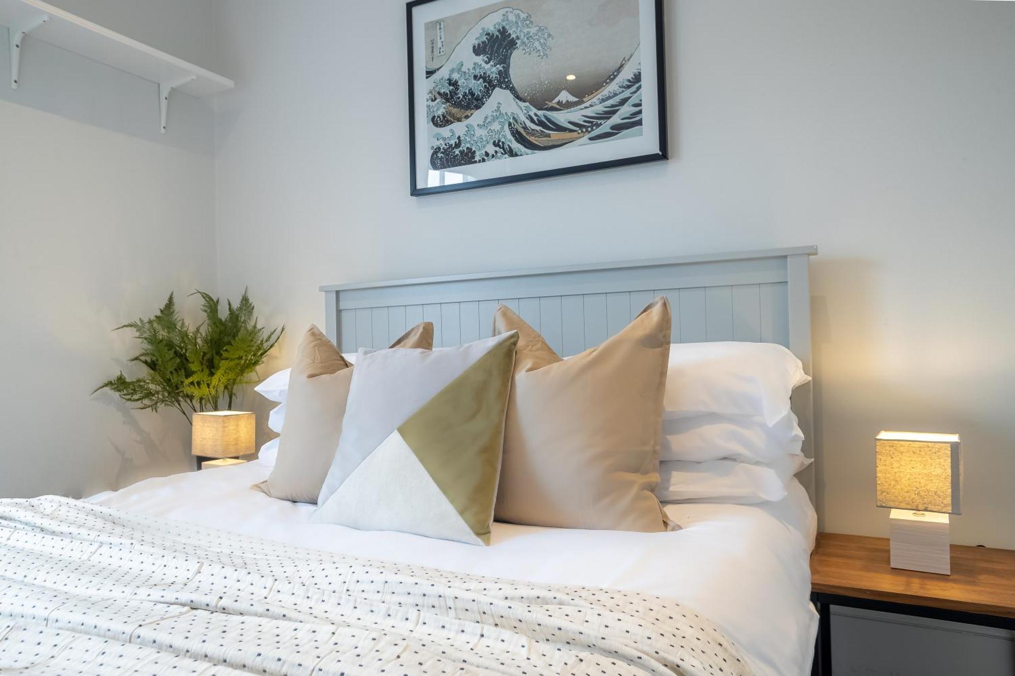 Cosy, Flat For Up To 4 With Park View
