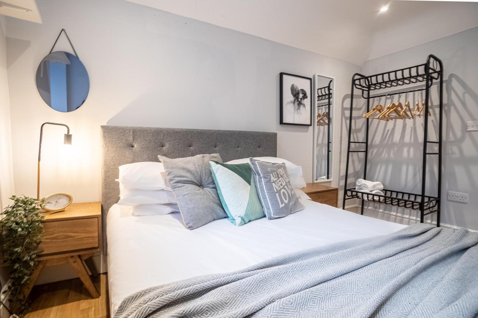 Cosy, Flat For Up To 4 With Park View
