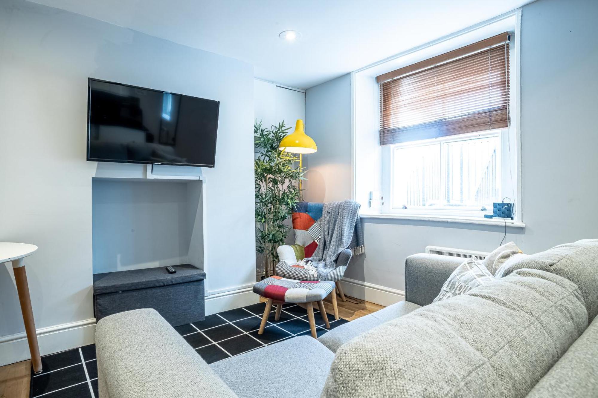 Cosy, Flat For Up To 4 With Park View Apartment