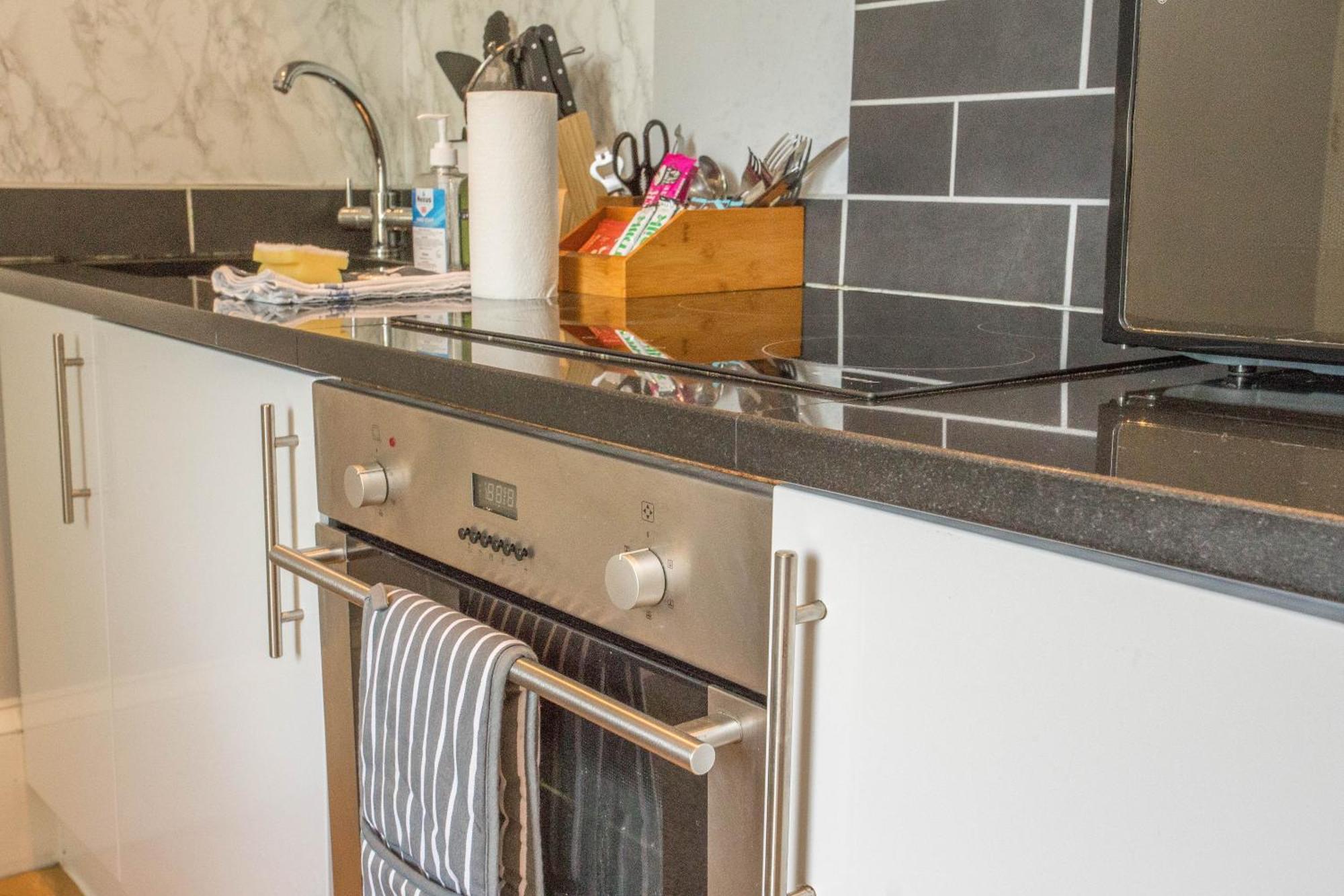 Apartment Cosy, Flat For Up To 4 With Park View
