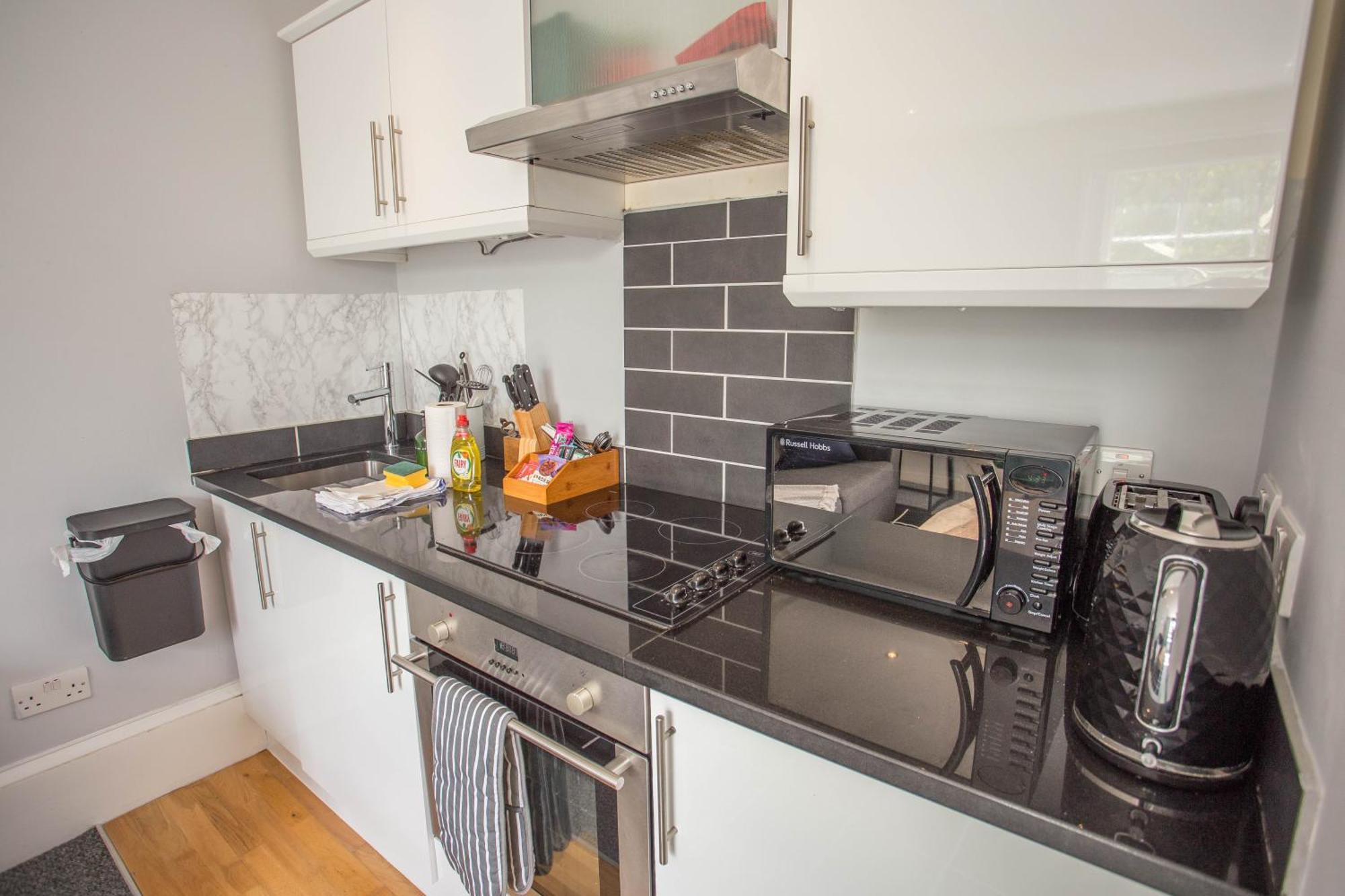 Cosy, Flat For Up To 4 With Park View *
