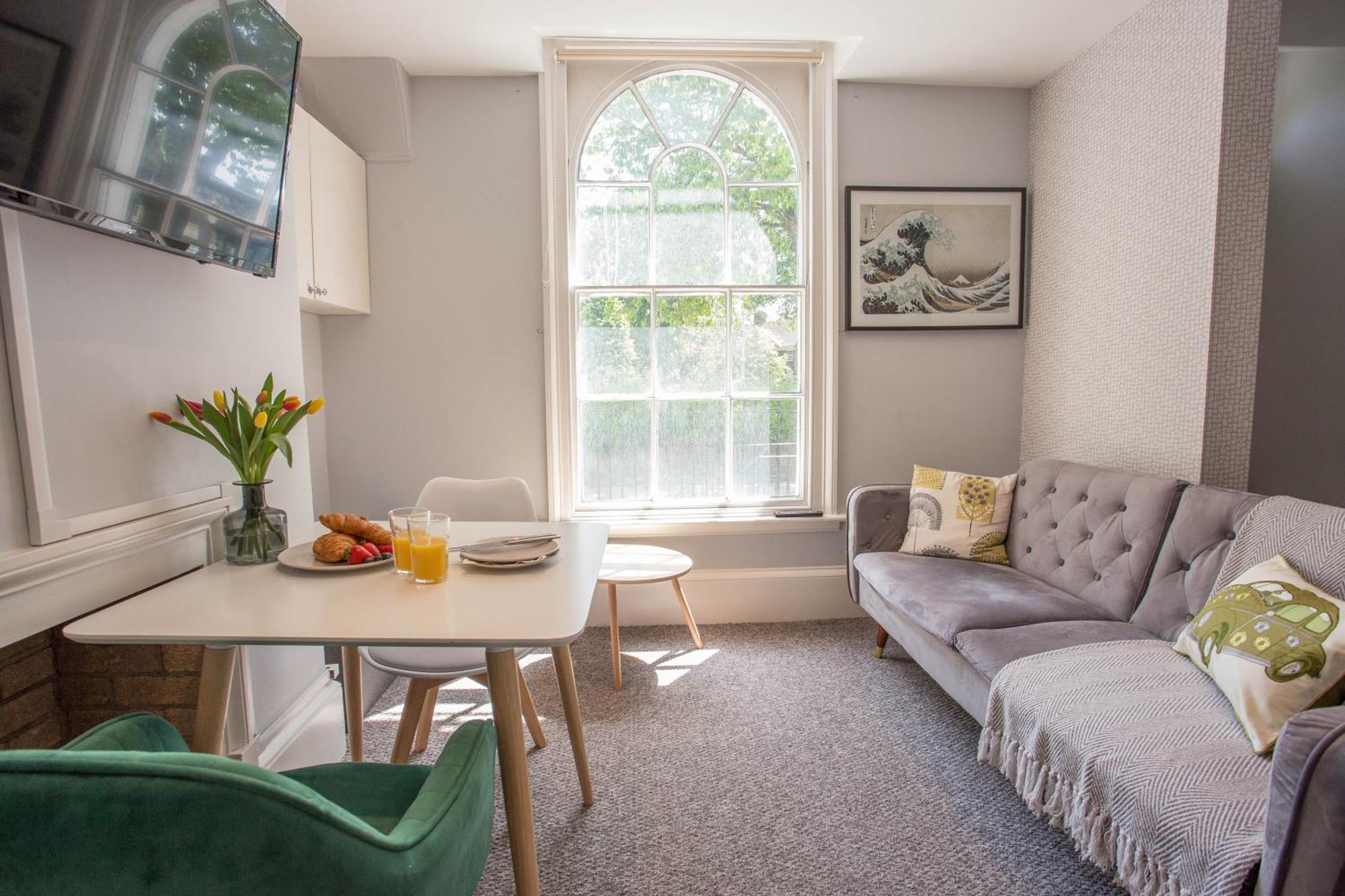 Cosy, Flat For Up To 4 With Park View