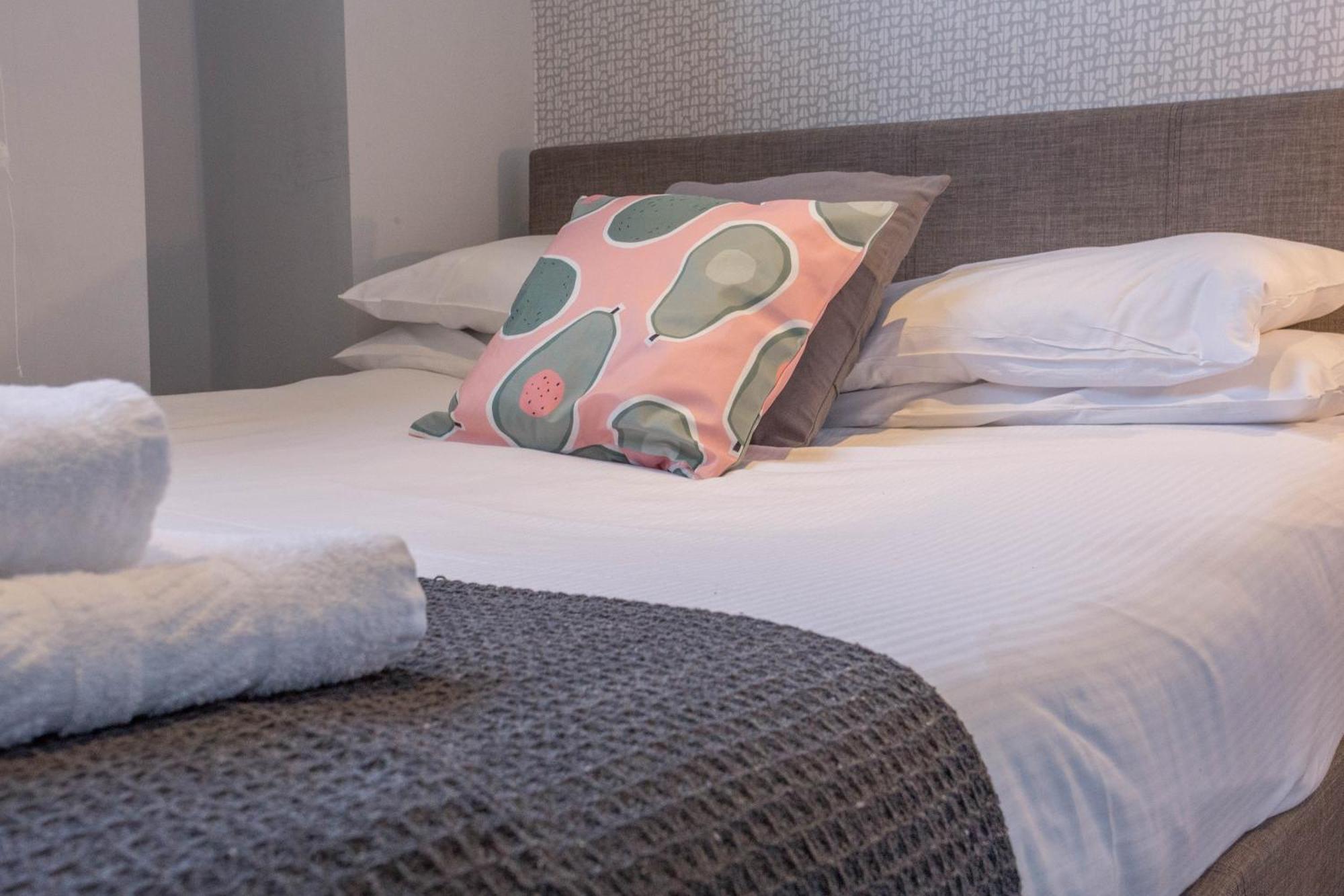 Cosy, Flat For Up To 4 With Park View