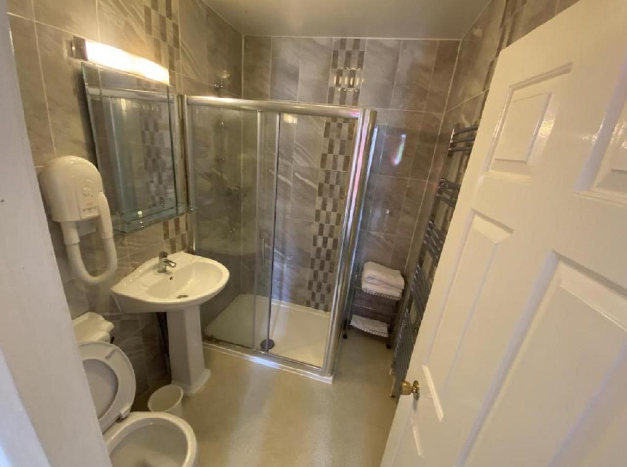 Pickwicks Bed & Breakfast 4*