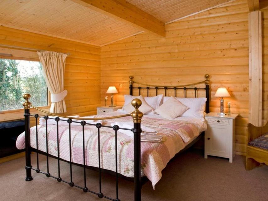Cherbridge - Riverside Lodges, Short Lets