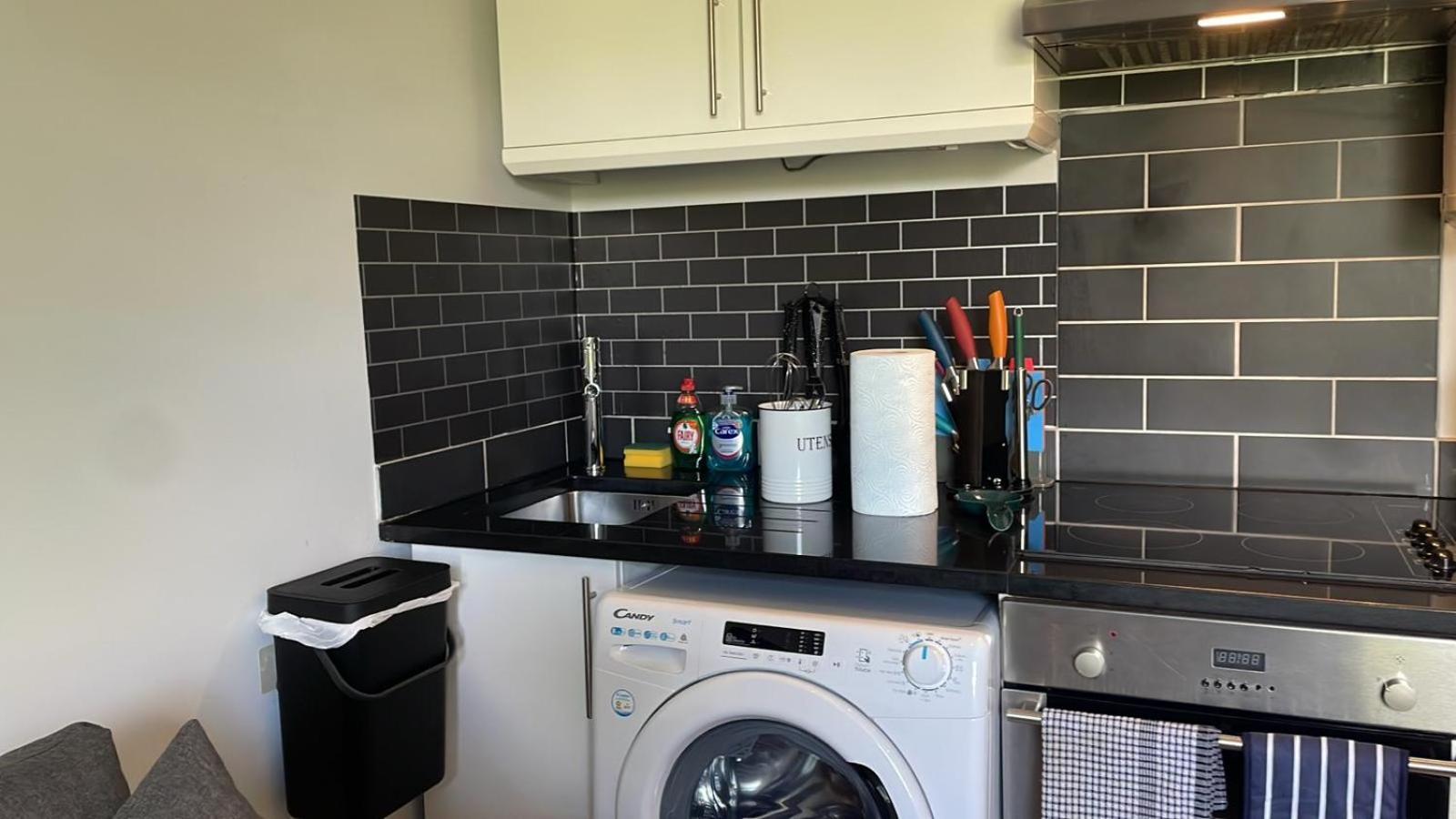 Cosy, Flat For Up To 4 With Park View *
