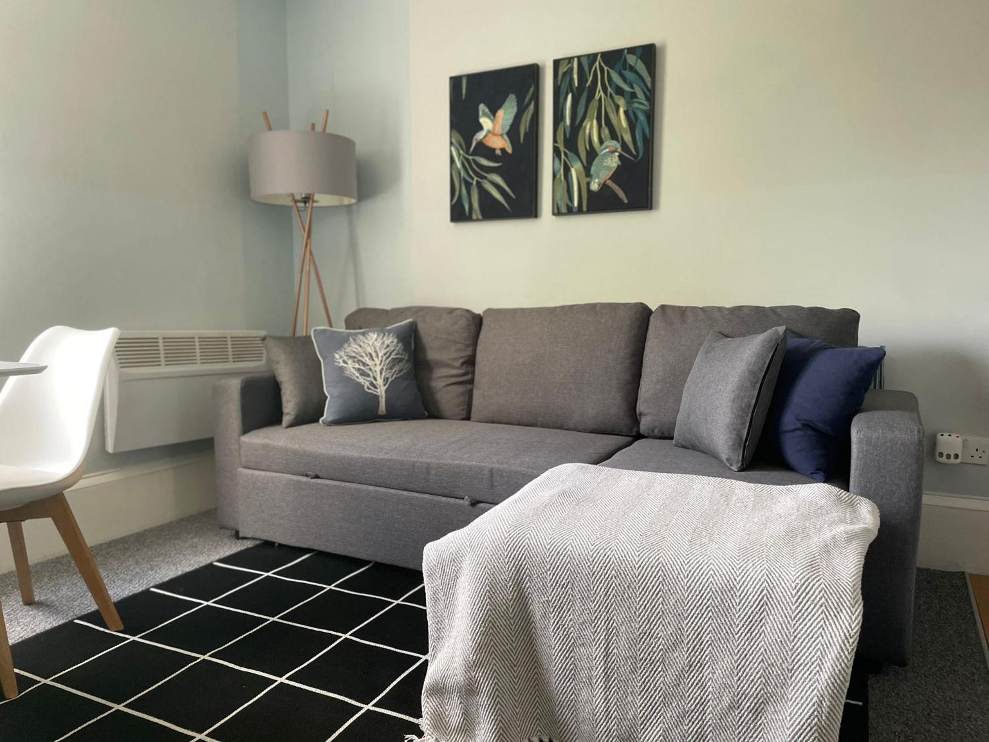 Apartment Cosy, Flat For Up To 4 With Park View