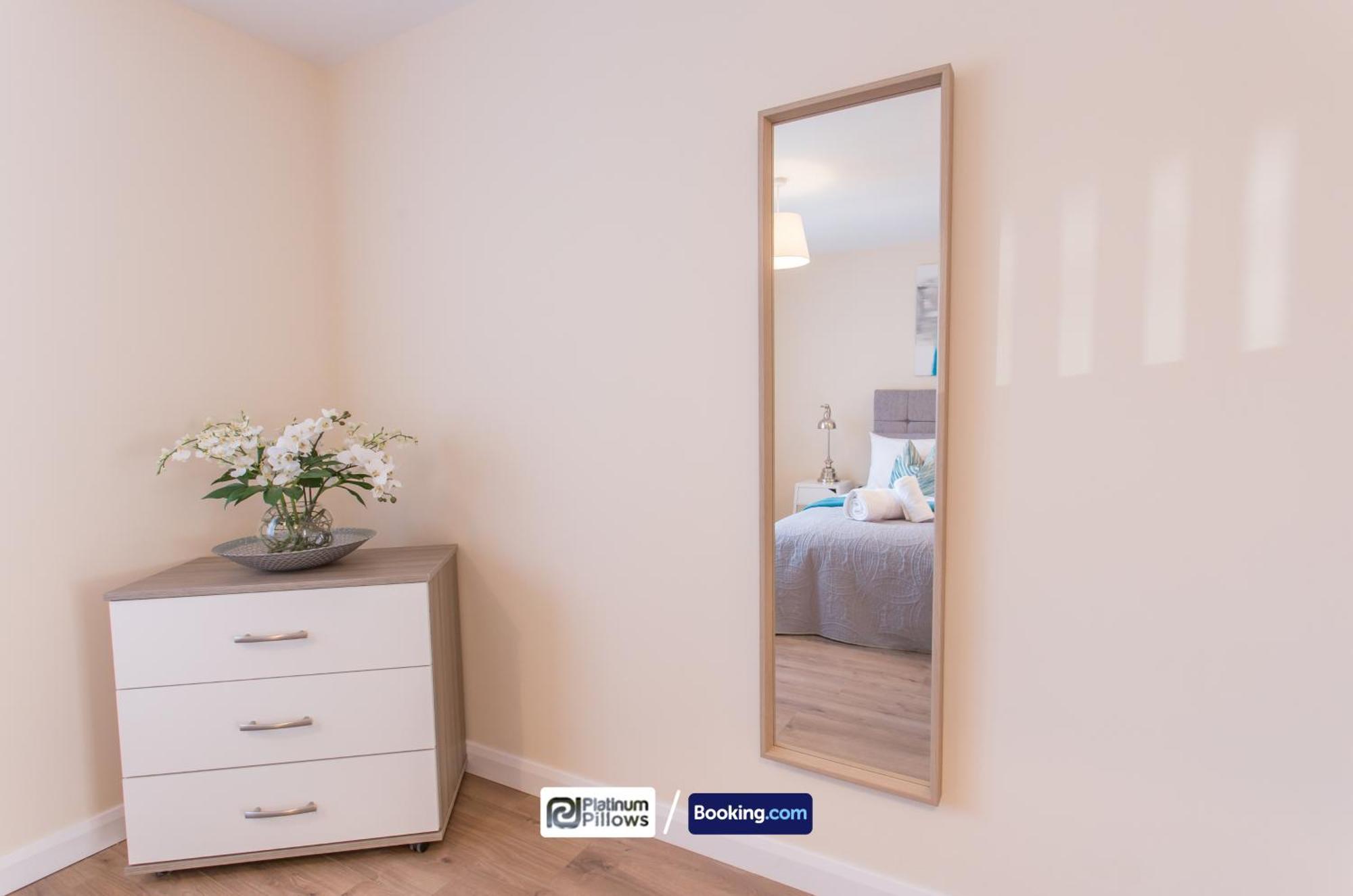Weekly & Monthly Deals Available, Business & Leisure, 2 Bedroom Apartments, Oxford, Near John Radcliffe Hospital, Apartment *