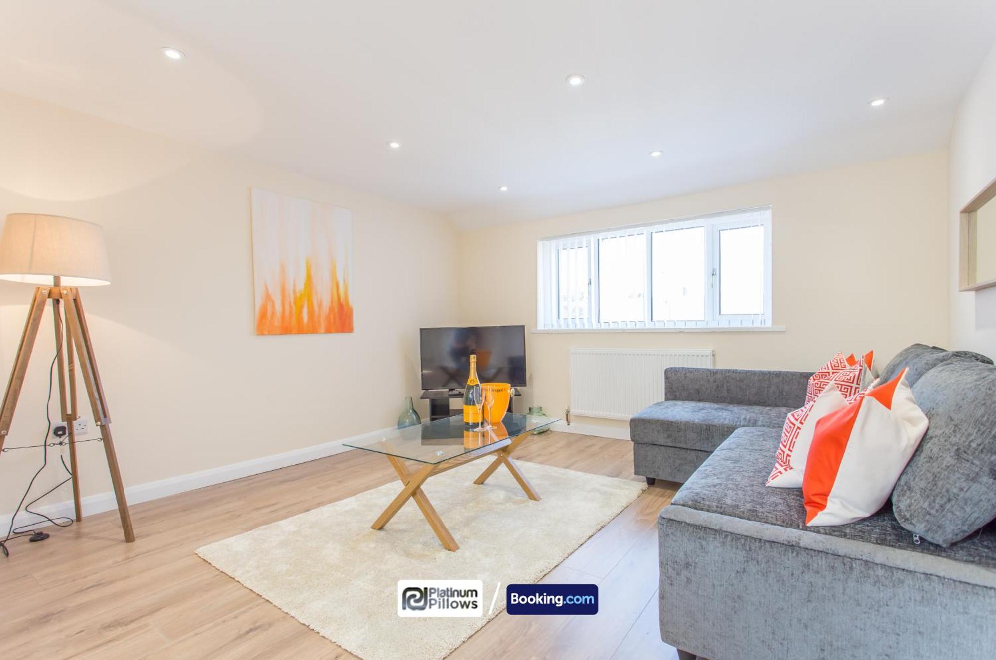 Weekly & Monthly Deals Available, Business & Leisure, 2 Bedroom Apartments, Oxford, Near John Radcliffe Hospital, Oxford