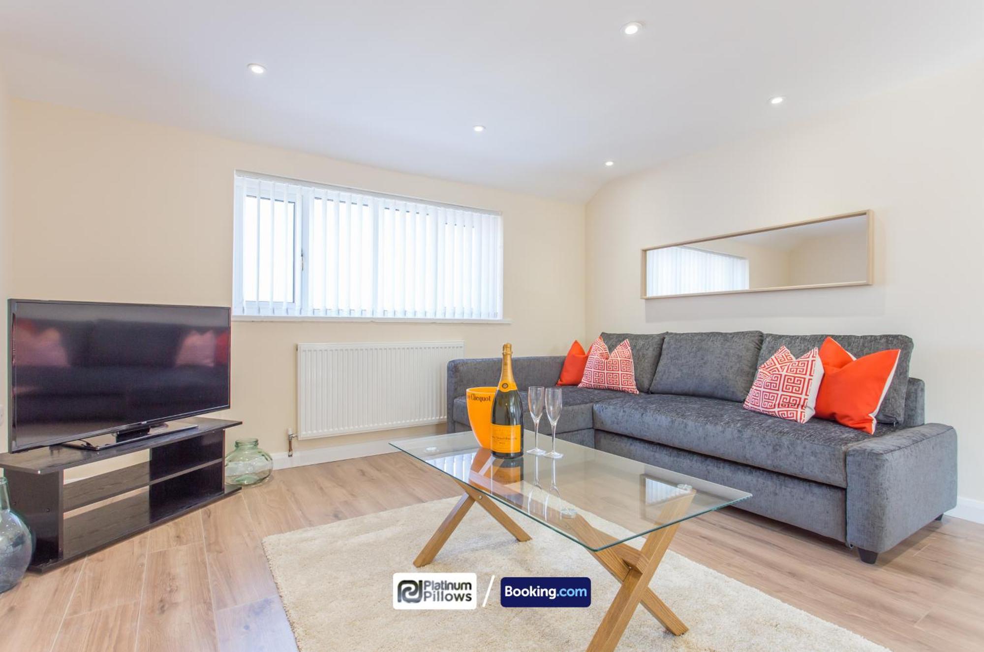Weekly & Monthly Deals Available, Business & Leisure, 2 Bedroom Apartments, Oxford, Near John Radcliffe Hospital, Apartment