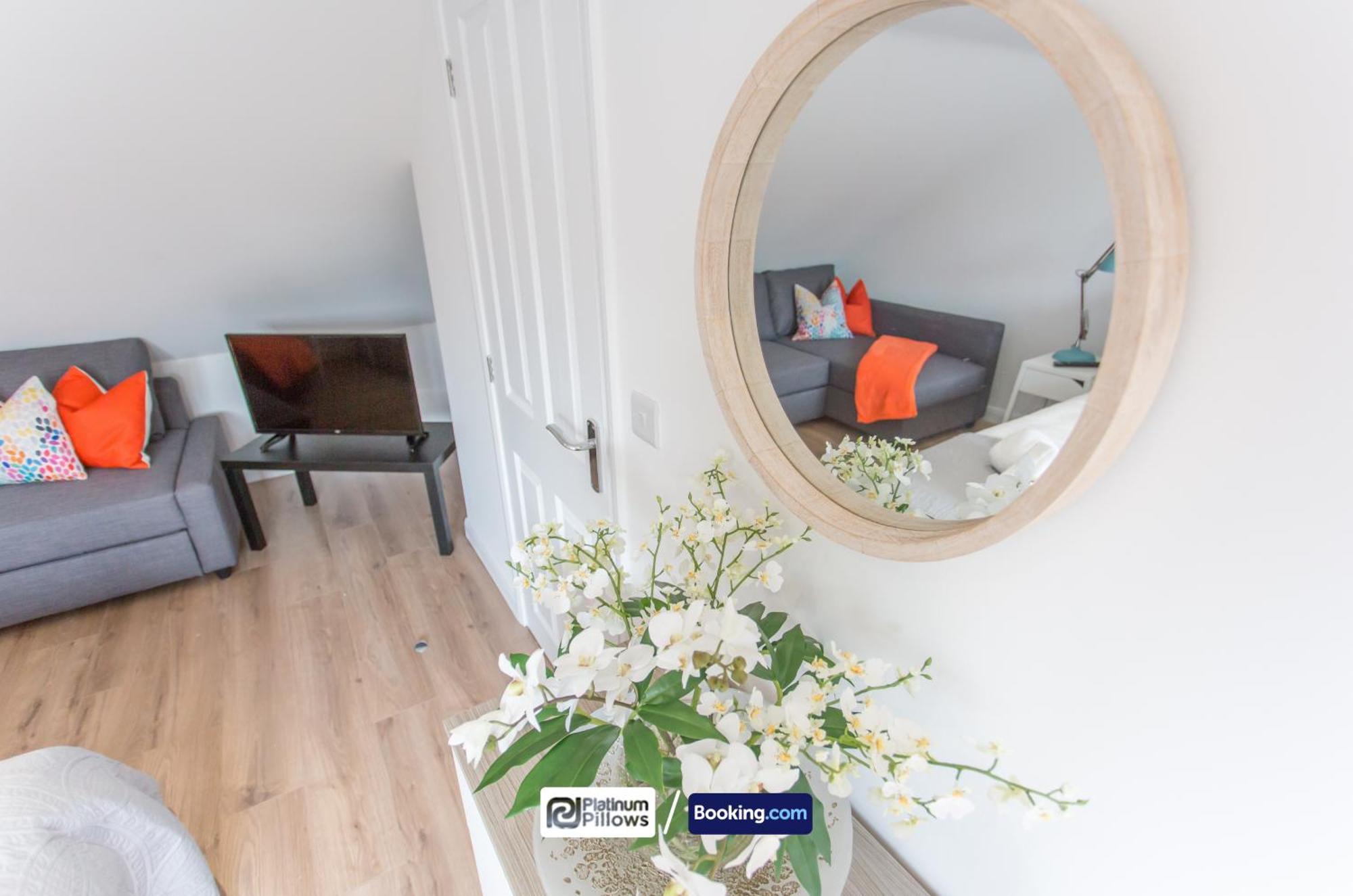 Apartment Weekly & Monthly Deals Available, Business & Leisure, 2 Bedroom Apartments, Oxford, Near John Radcliffe Hospital,