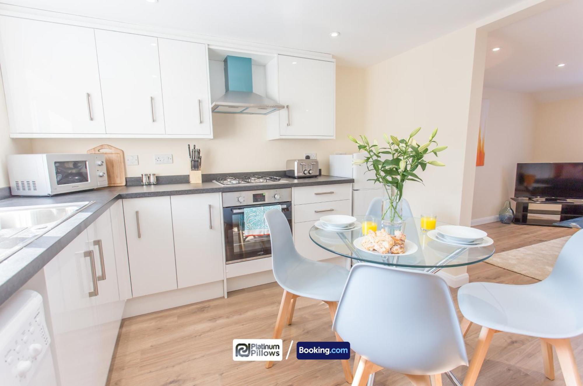 Apartment Weekly & Monthly Deals Available, Business & Leisure, 2 Bedroom Apartments, Oxford, Near John Radcliffe Hospital, *