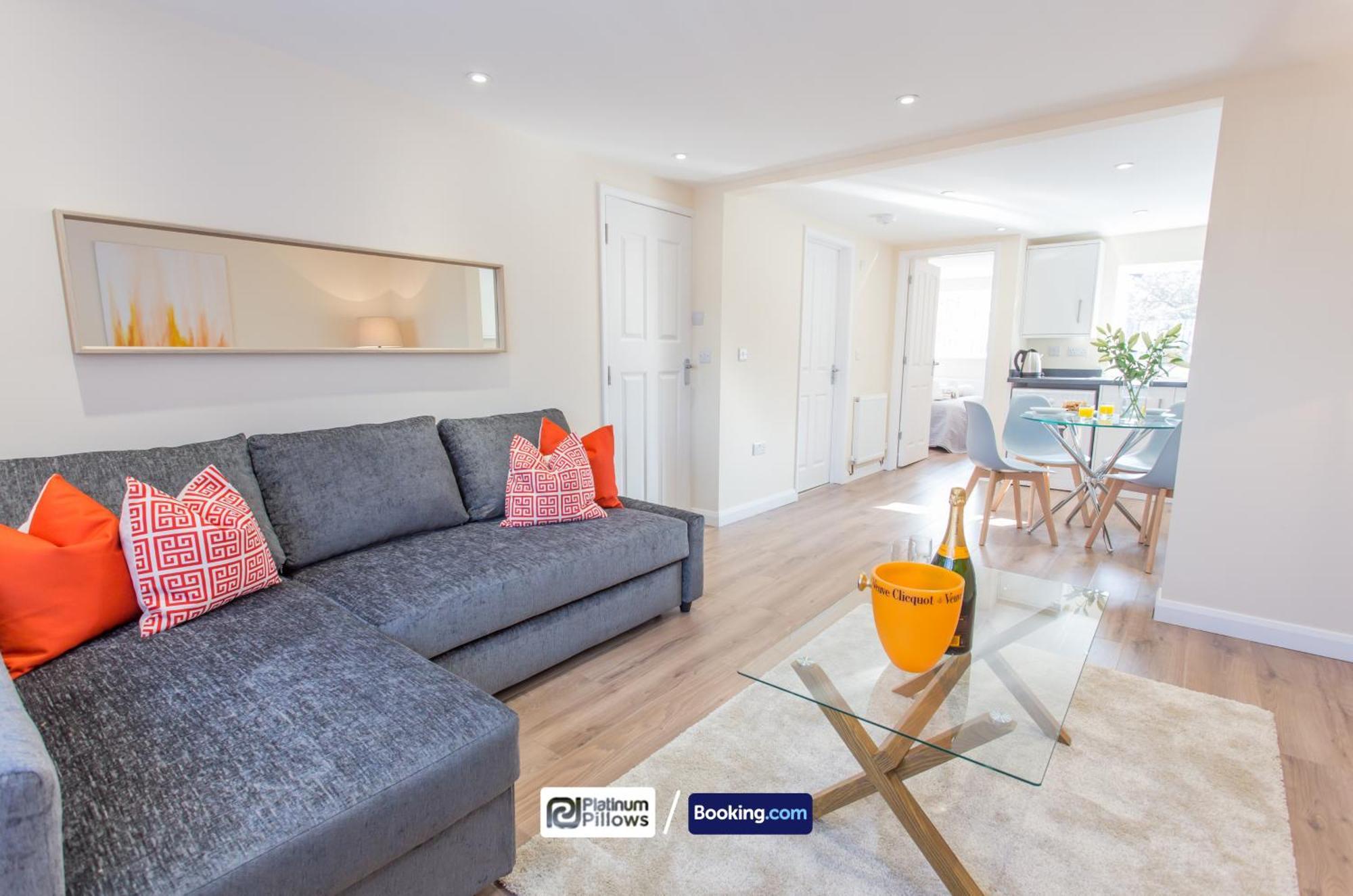 Weekly & Monthly Deals Available, Business & Leisure, 2 Bedroom Apartments, Oxford, Near John Radcliffe Hospital, * Oxford