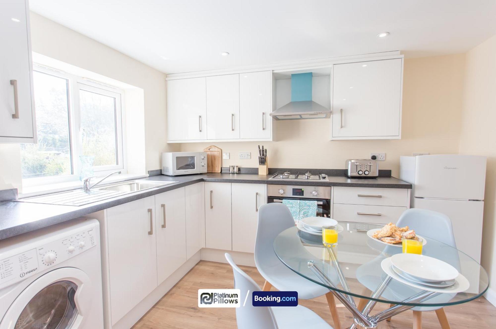 Apartment Weekly & Monthly Deals Available, Business & Leisure, 2 Bedroom Apartments, Oxford, Near John Radcliffe Hospital, Oxford