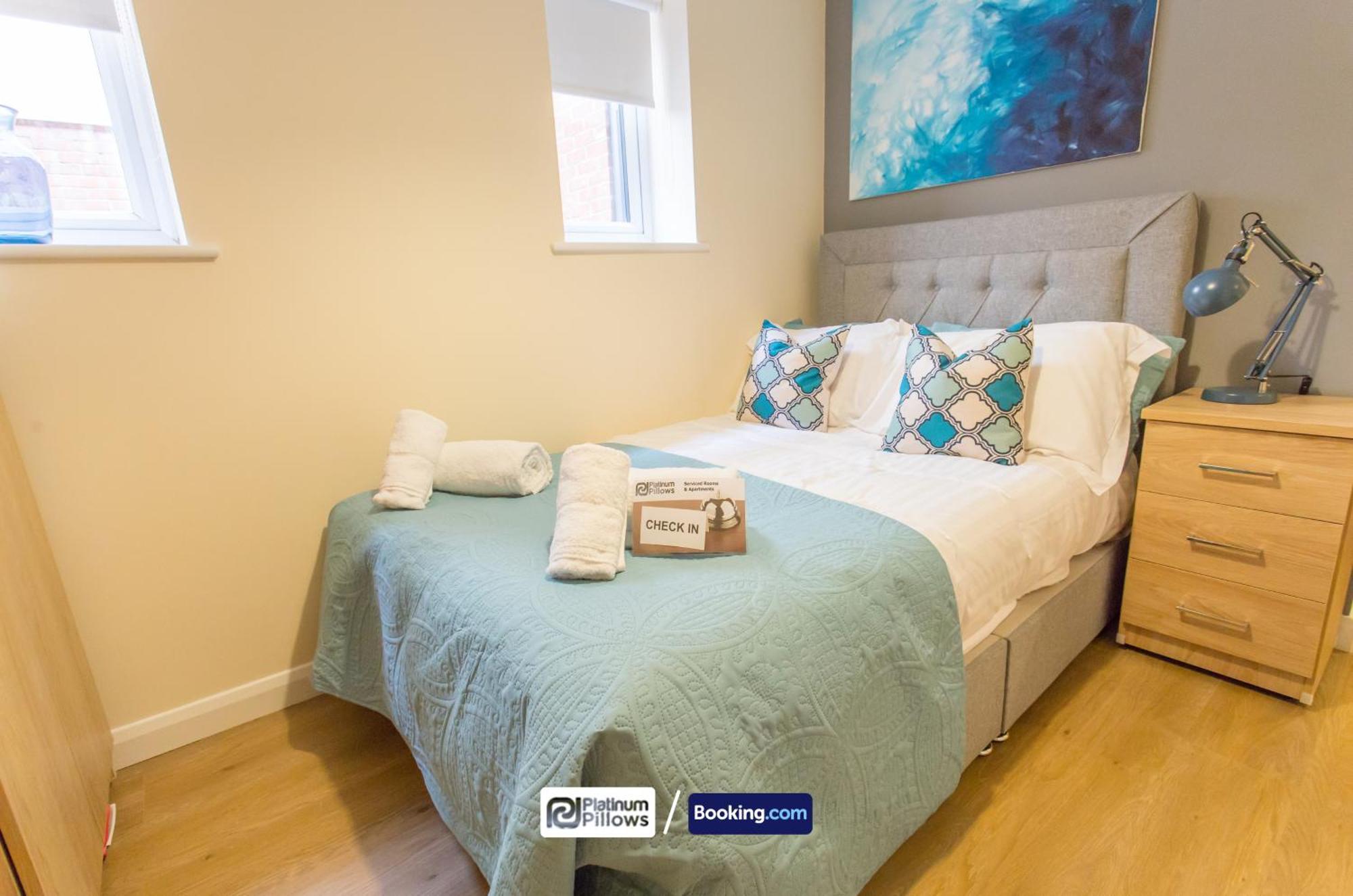 Apartment Modern 2 Bedroom Apartments, Near Headington Hospital, Families & Contractor With Parking