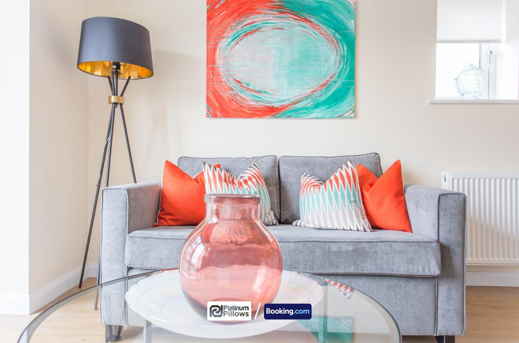 Modern 2 Bedroom Apartments, Near Headington Hospital, Families & Contractor With Parking * Oxford