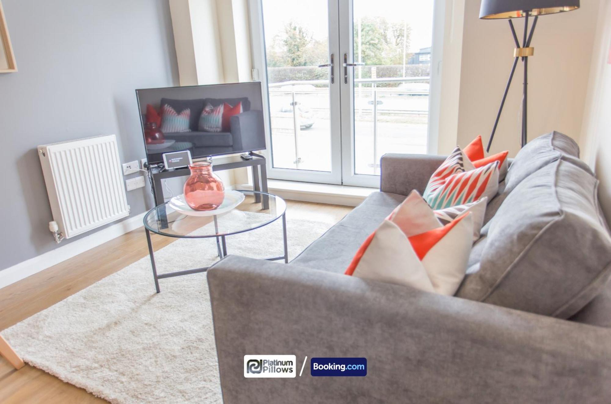 Modern 2 Bedroom Apartments, Near Headington Hospital, Families & Contractor With Parking Apartment Oxford