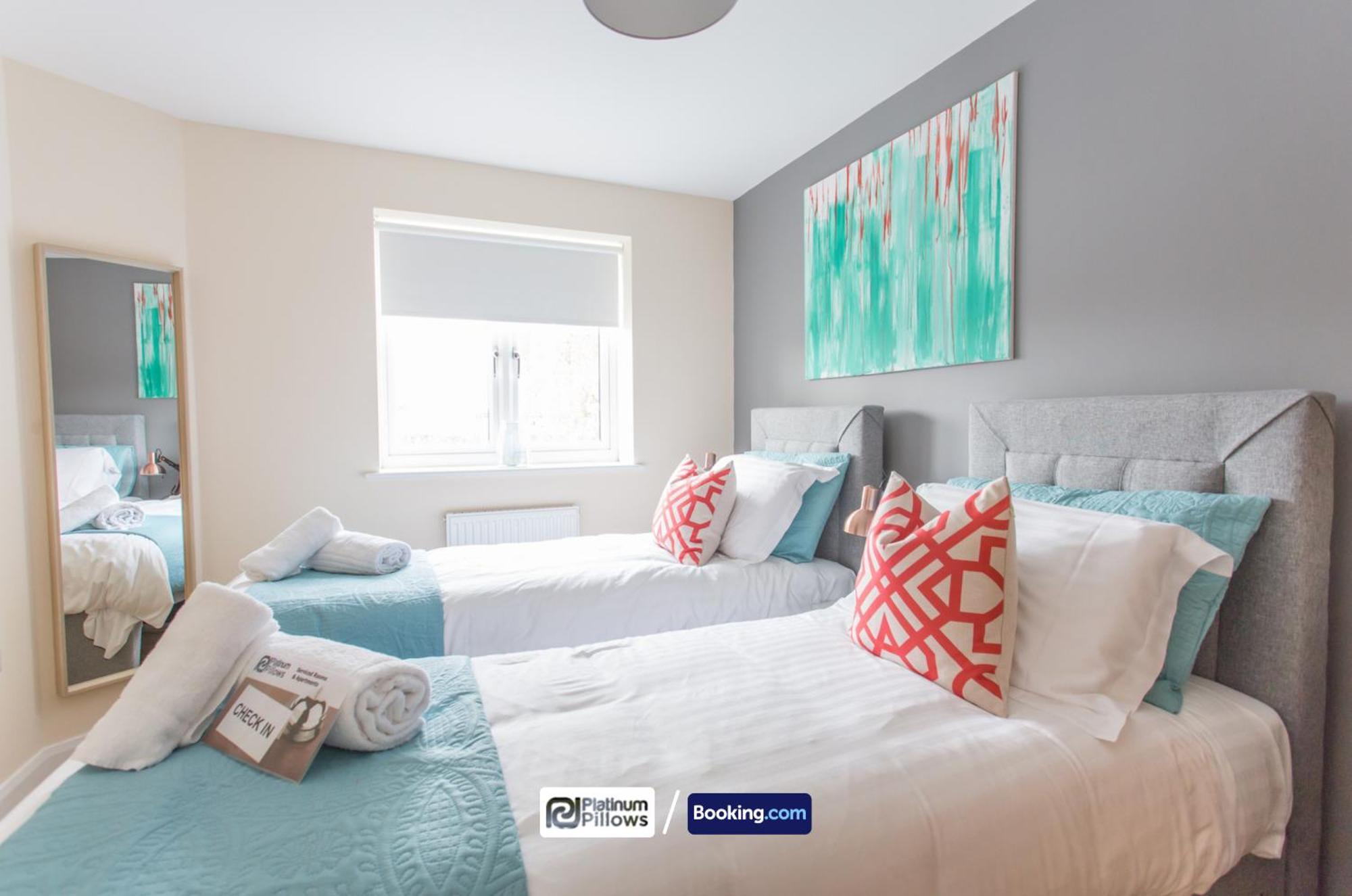 Modern 2 Bedroom Apartments, Near Headington Hospital, Families & Contractor With Parking