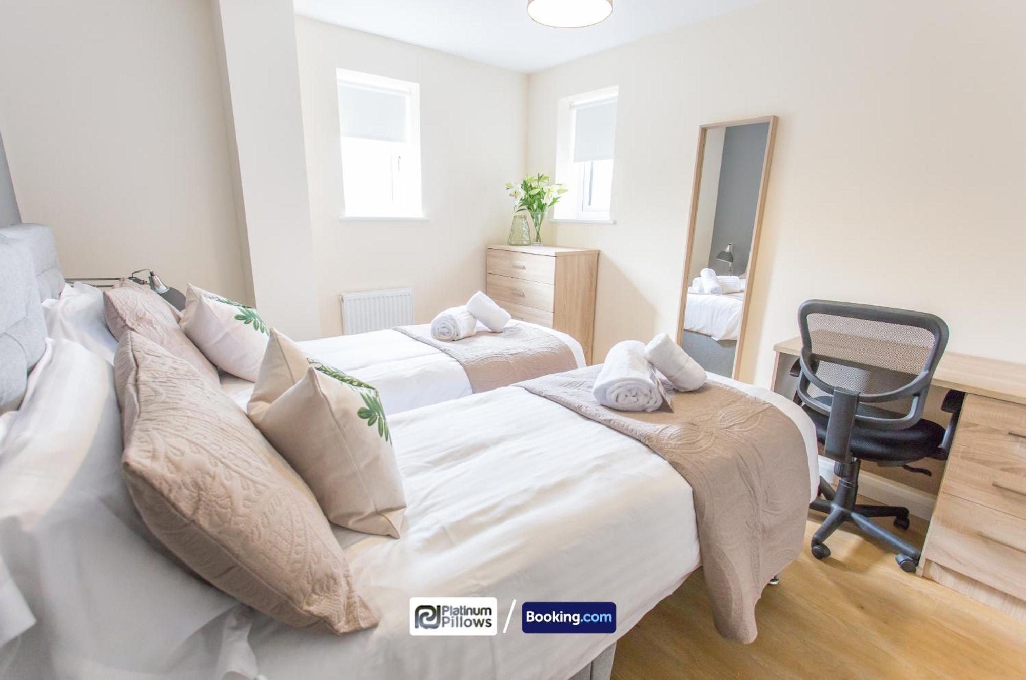 Modern 2 Bedroom Apartments, Near Headington Hospital, Families & Contractor With Parking * Oxford
