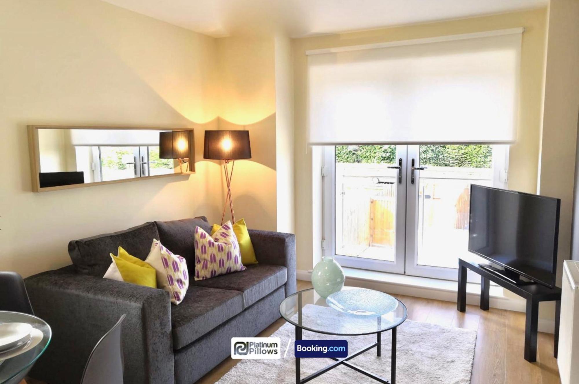 Apartment Modern 2 Bedroom Apartments, Near Headington Hospital, Families & Contractor With Parking Oxford