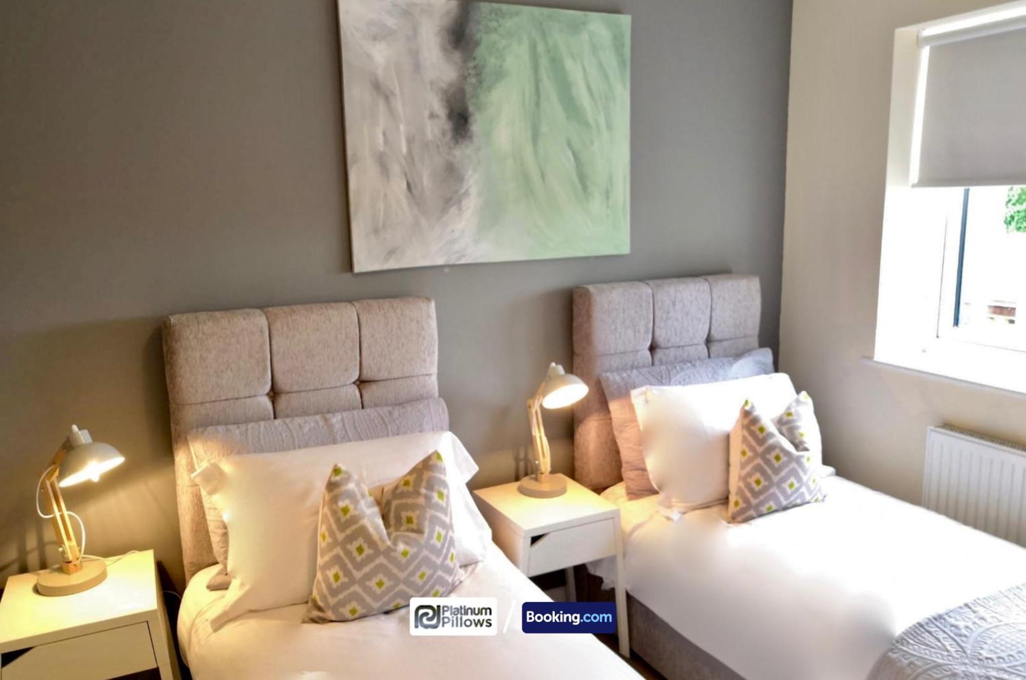 Apartment Modern 2 Bedroom Apartments, Near Headington Hospital, Families & Contractor With Parking