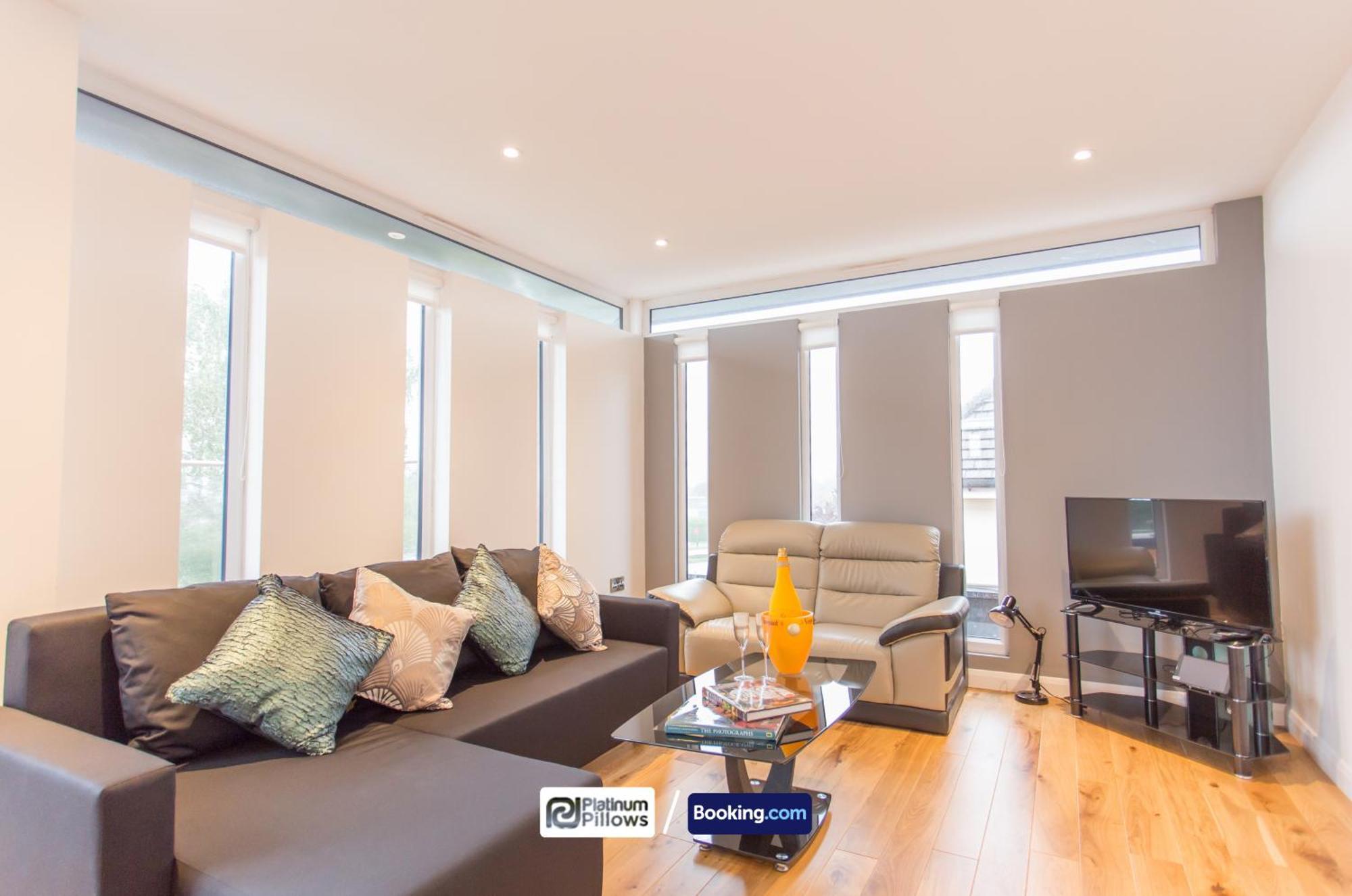 Modern 2 Bedroom Apartments, Near Headington Hospital, Families & Contractor With Parking Apartment Oxford