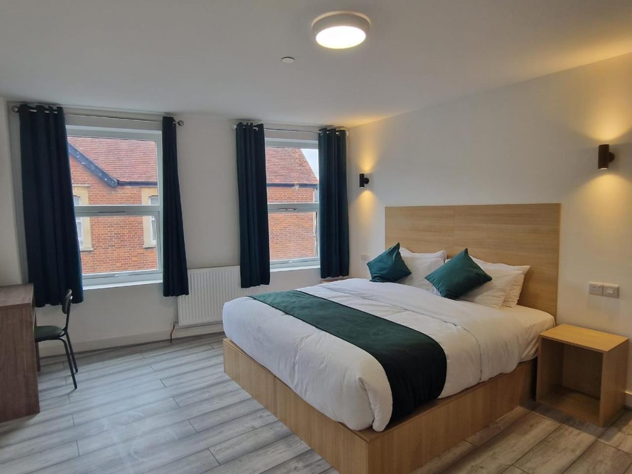 Bed & Breakfast Crown House