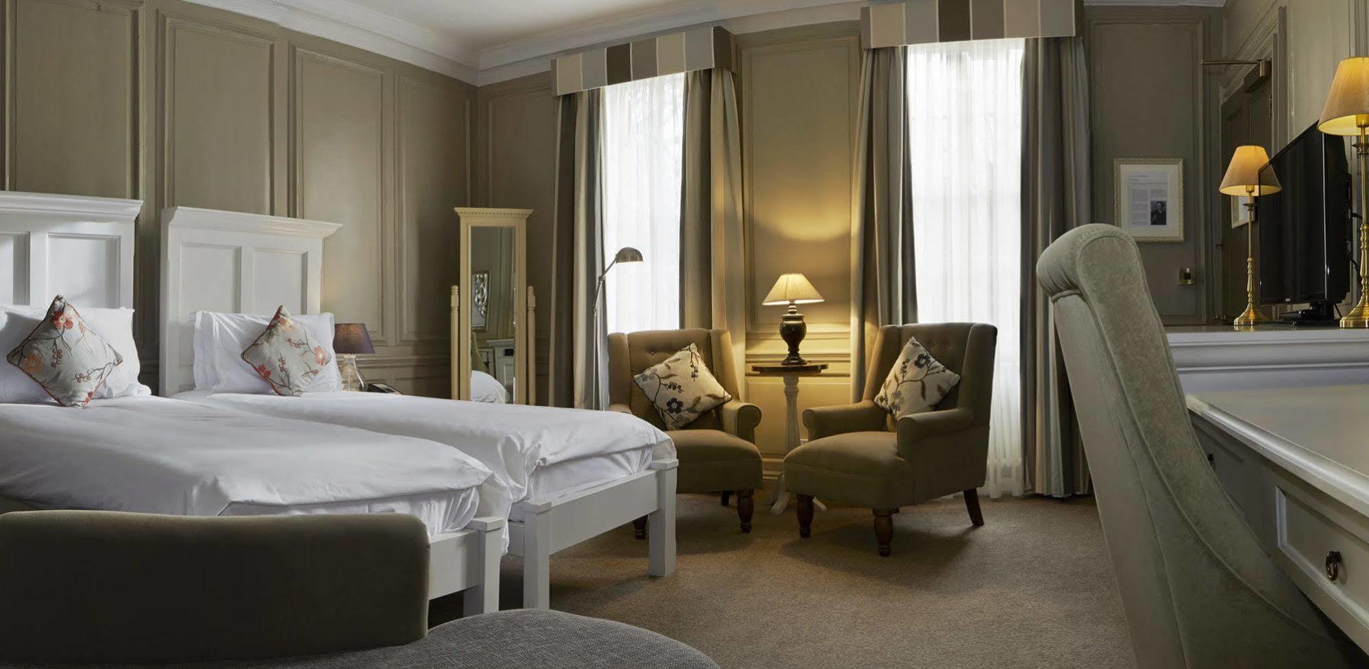 Vanbrugh House 4*