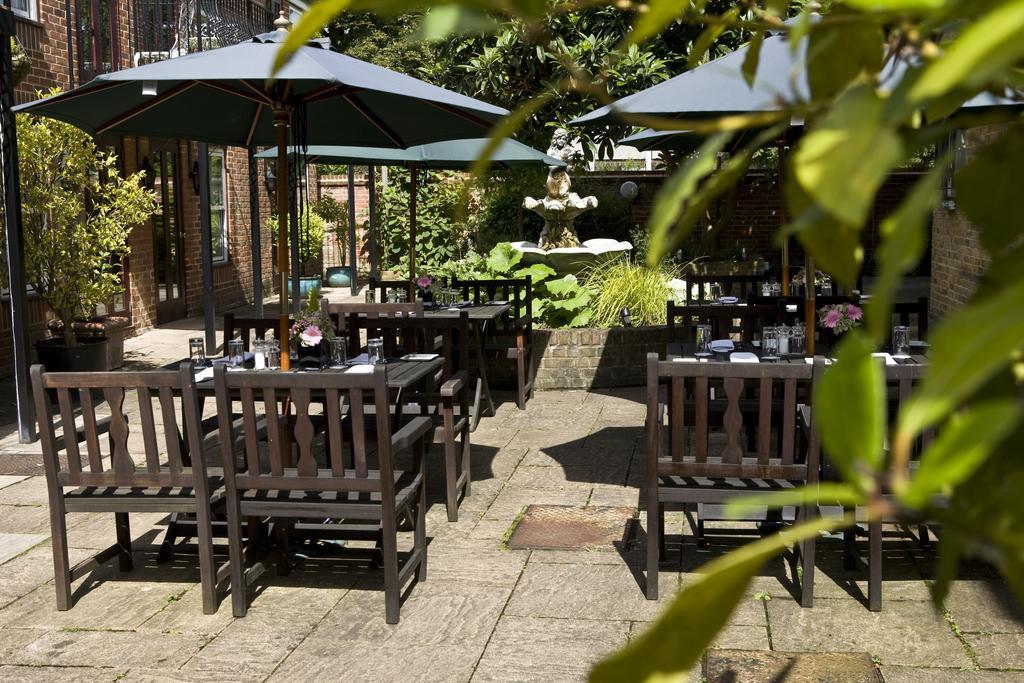 Cotswold Hotel 4*