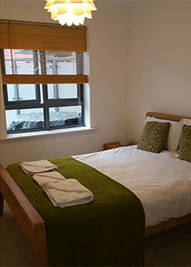 Apartment Central: Jericho Riverfront With Parking Oxford