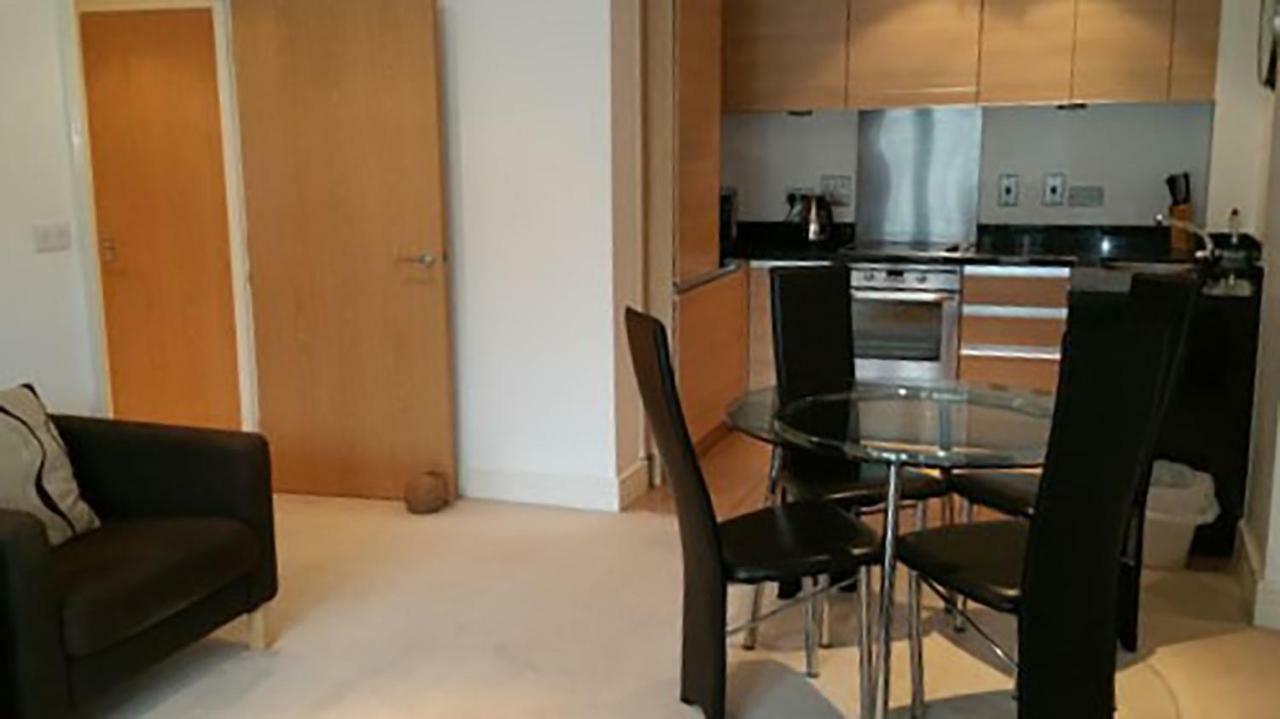 Central: Jericho Riverfront With Parking Apartment
