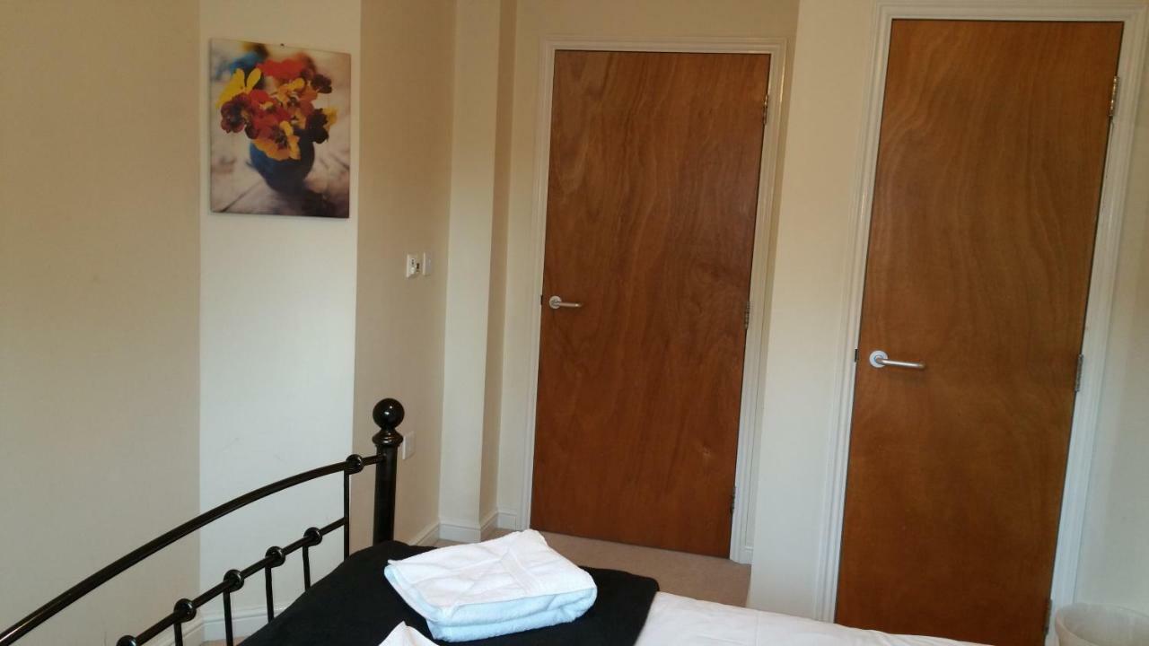 Apartment: Jericho 2br With Parking Near Transport Oxford