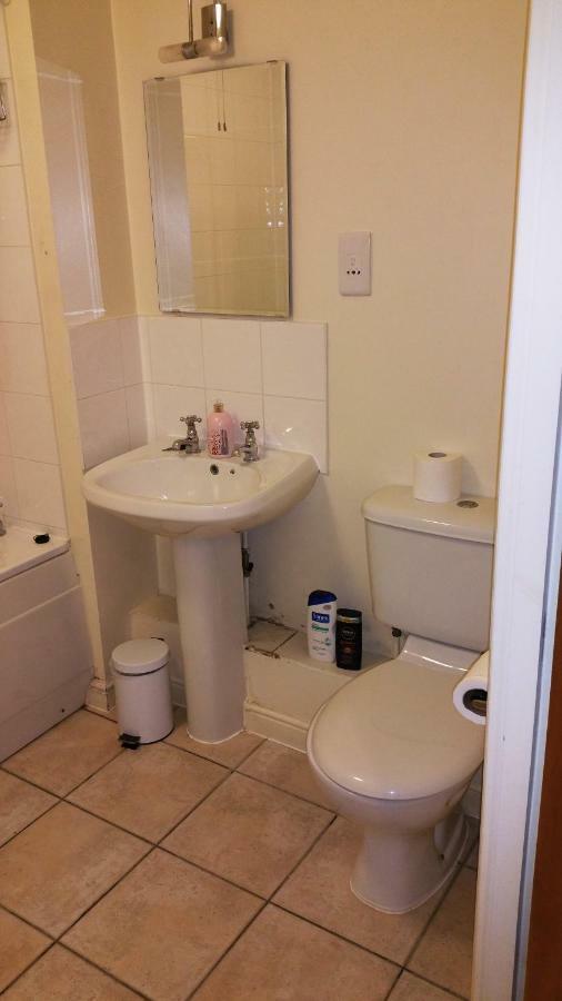 Apartment Apartment: Jericho 2br With Parking Near Transport *